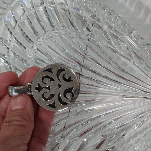 Round MOP Sterling Silver Pendant - Picture 2 of 10